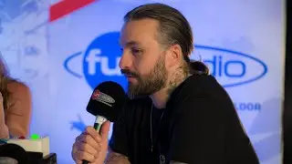 Steve Angello en interview dans le studio de Fun Radio à l'EMF