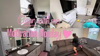 Clean with me! | Motivation Monday | Cleaning Motivation 🧼