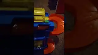 hot wheels tunnel twist