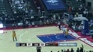 Willie Reed throws down a 360 dunk on the fastbreak!