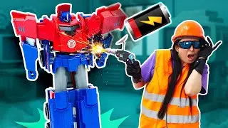 🤖🚨 ¡Optimus necesita ayuda! Juegos de Transformers con Máster Pum Pum