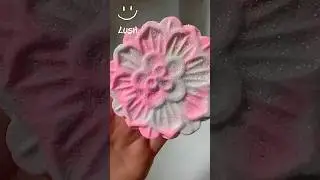 Lush Snowy Mooncake &hearts;️ so sweet &  minty bubble bar ! #lush #lushcommunity