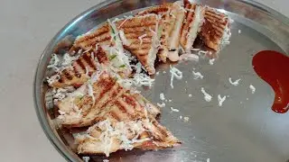 Grilled sandwich 😋 #unique video # must try #viral video # sandwich # recipe