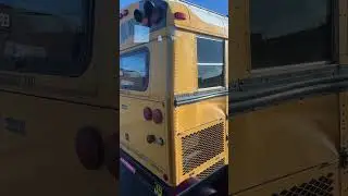 Bus 39 Loud Acceleration with LOUD engine fan! MBE906