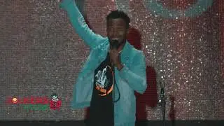 DR VEE comedy performance