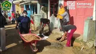 Jumat, 9 Januari 2026. Program Kemenag Berdampak, ikut membersihkan sisa sisa bencana 