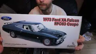 ford falcon xa autoart vs classic collectibles