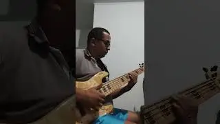 Treinando a t&eacute;cnica do mestre @SergioGroove #baixonatural #musica #groove #bass #bassplayer