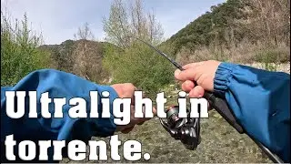 Ultralight in torrente alle trote fario. #ultralightfishing #troutfishing #freshwater