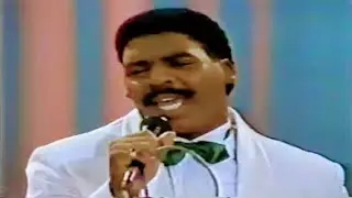 Edson Café ex Raça Negra vence Show de Calouros Programa Silvio Santos, 1989 @CanalRacaNegra-Fandom