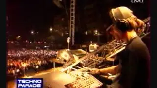 MANU LE MALIN @ TECHNO PARADE 98 Paris VHS 15min