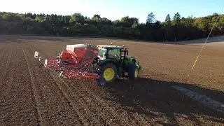 Drilling John Deere ￼in Wiltshire ￼