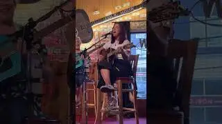 Cassadee Pope Thrive (Acoustic)