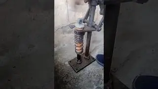 Bajaj Platina Rear Shocker Repairing #shock #shockerrepair #automobile