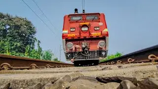 ⚠️ Dangerous Under-Camera View! Howrah Intercity Express at Full Speed