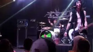 Lynam covering Don't Stop Believin'