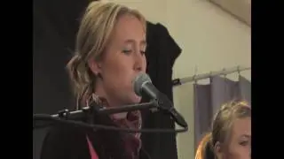 3. Stina & Jana Karlsson - Sången dom spelar när filmen är slut - Talangjakt auditions