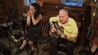 Paul Rishell & Annie Raines - I Wanna Jump and Shout