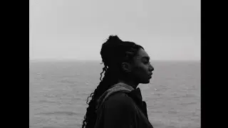 Raelle - Falling (Visualiser)