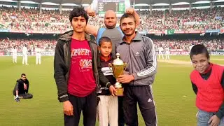Ek lambe chhakke ne boll hi gayab kr di , dono captain nakhus #gullycricket @RealEnjoy1 