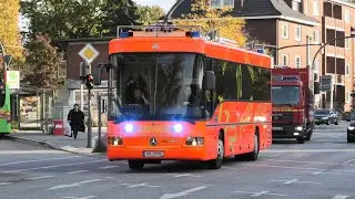[Bombenentsch&auml;rfung in Schnelsen] Befehlswagen BF F22 + GW-Fm FF Hamburg-Altona