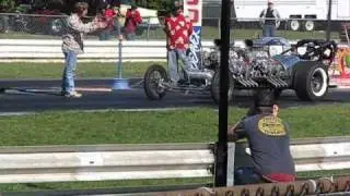 Jalopy Showdown Drags 2010  - Twin-engine Dragster smoke-run.