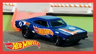 HW Race Team in Hot Wheels 500 Challenge! | @HotWheels