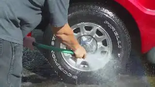 Flash Brown Royal non-acid wheel cleaner Lincoln Navigator