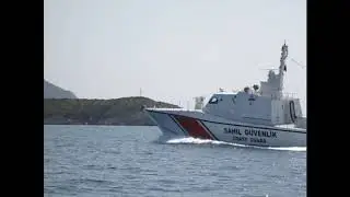 Türk Sahil Güvenliği Yunan Savaş Gemisini Uyarıyor
