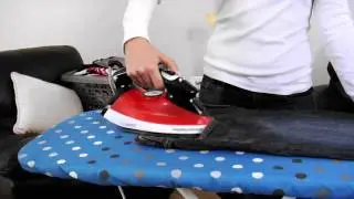 Morphy Richards - Breeze Steam Iron with Ceramic Soleplate (300203)