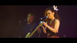 Laila Garin e A ROda cantam Elis