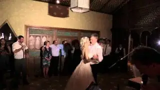 Fun wedding entertainment on the dance floor