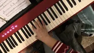 Carol of the Bells right hand only. Easy / beginner level. 