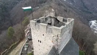Burgruine G&ouml;sting Graz/Steiermark, schaue es dir am besten mit einem Soundsystem an.