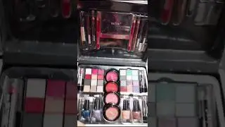 technic Makeup  kit .