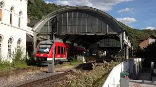 648 206 verl&auml;sst in Bad Ems die kleinste Bahnhofshalle in Deutschland