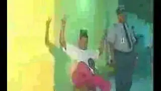 Cuentos de la Cripta- Quieren chorizo, Cubo de leche