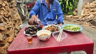 Vịt xào xã ớt rau muống xào tỏi 2 anh em đánh cờ nhàu