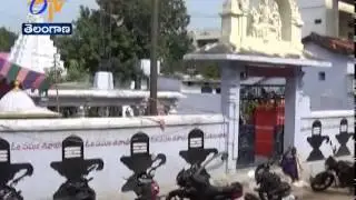 Devotees Offers Prayers In Several Temples On The Eve Of Sarvanamasam Last Monday  In Karimnagar