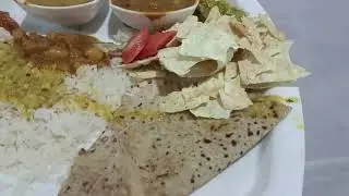 Raat mai akale ghum rahe hai 😲