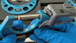 Double display digital micrometer in all kinds of measuring conditions and left or right hand using