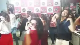 Navratri Dance with Varun Dhawan, Taapsee Pannu & Jacqueline Fernandez | RJ Urmin