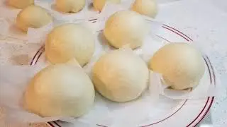 Steamed Bun with Coconut Filling 蒸椰蓉包子