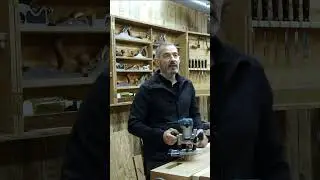C'est quoi ce trou dans le guide de la d&eacute;fonceuse ?  #bricolage #woodworking #menuiserie #defonceuse