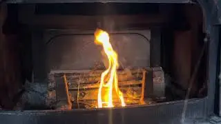 Kindling bundle and firestarter