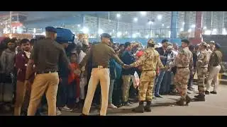 paryagraj station par security tight kar di gayi😄💥 delhi ghatna k dekhte huwe 😃 #delhi railway