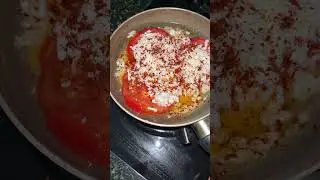 eggs with cheese and tomatoes #asmr #food #breakfast #instantmeals #foodshorts #foodlover