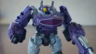 Studio Series Core Class Shockwave Arrives Smaller Than Usual!!!  Should've Been A Voyager...
