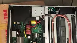 B&ecirc;n trong ups bộ lưu điện APC SMART UPS RT 3000 ve chai c&ograve;n những g&igrave;?
