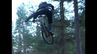 Py&ouml;r&auml;ily video